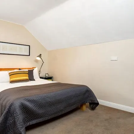 2 Bedroom 1 Bathroom Family Friendly 50 Metres From The Seashore And Beach Casa de Férias Galway